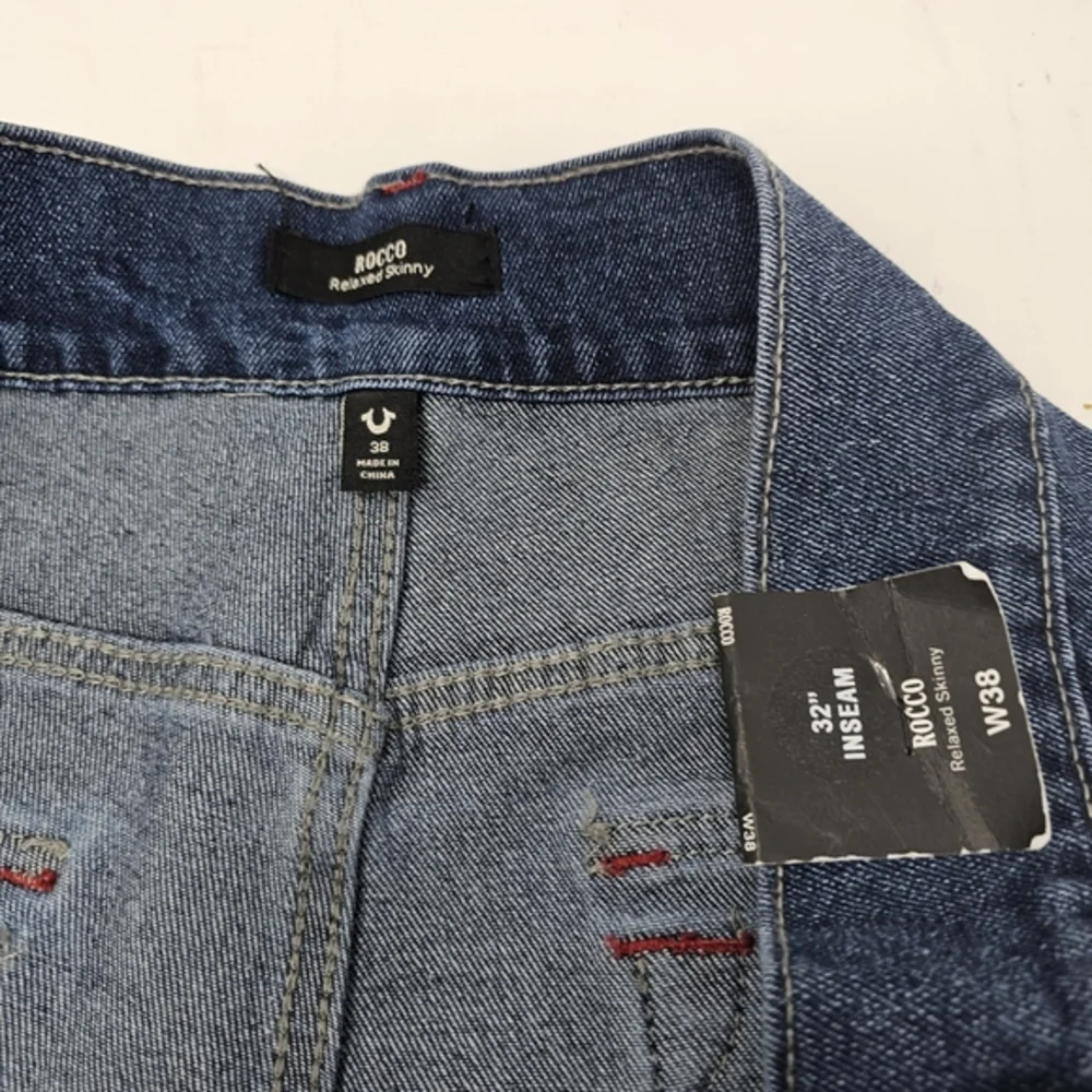 NWT True Religion Men’s size‎ 38x32 Rocco Flap Pockets Relaxed Skinny Blue Jean.